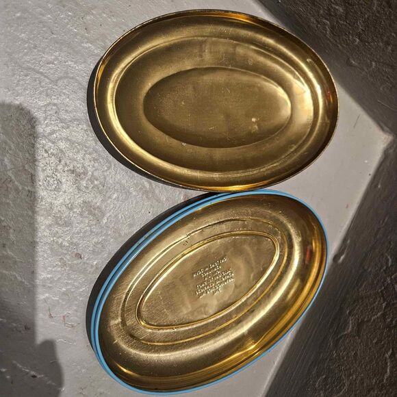 Oval Tin Victorian Dolls The Box Company - Picture 4 of 6